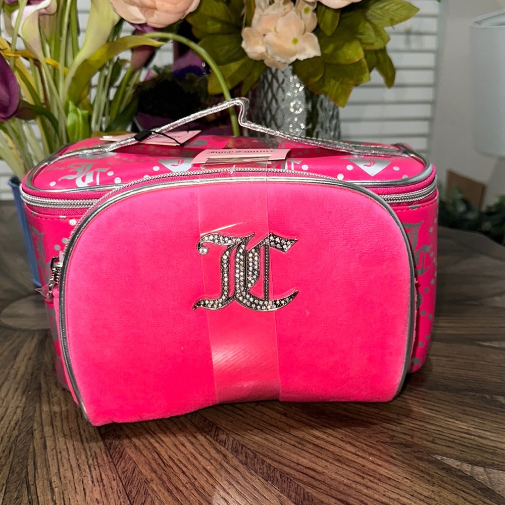 Juicy Couture Makeup case 🥰🥰🥰